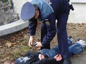 Cu ochii pe infractori, politistii nu stiu de gluma