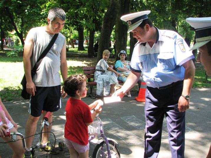 Copii si elevii, implicati in actiunile politistilor braileni