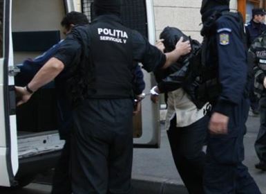 Cu ochii pe infractori, politistii nu stiu de gluma