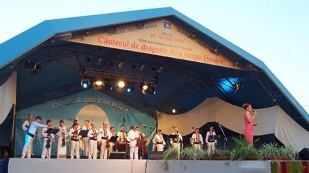 Maine se deschide Festivalul „Cantecul de dragoste de-a lungul Dunarii”
