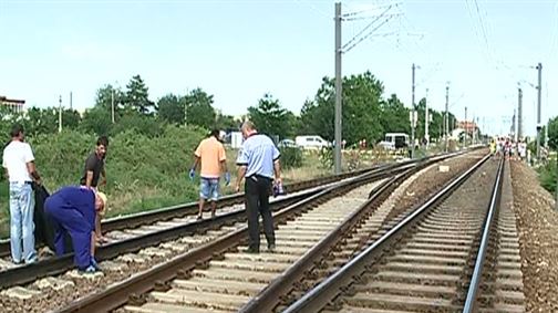 Un barbat calcat sambata de tren a scapat de moarte ca prin minune
