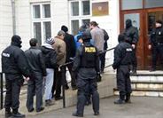 Cu ochii pe infractori, politistii nu stiu de gluma