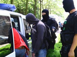 Cu ochii pe infractori, politistii nu stiu de gluma