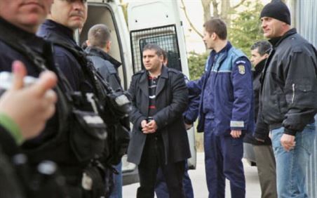Cu ochii pe infractori, politistii nu stiu de gluma