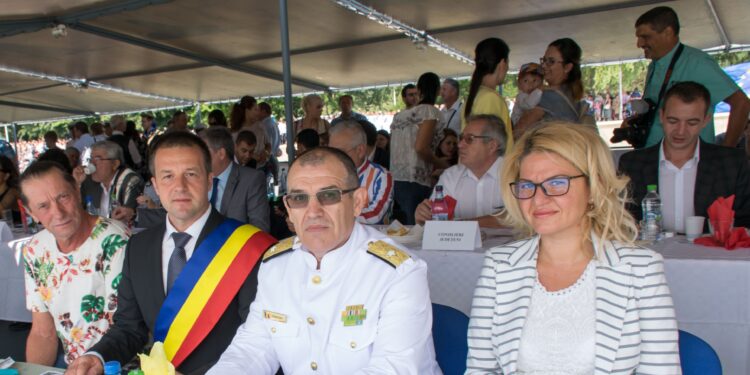 Atribuirea denumirii „Piațeta Ivan Patzaichin” zonei de parcare a ambarcațiunilor de mici dimensiuni de pe Faleza Dunării, situata între Portul de ambarcațiuni și Adăpostul Pescaresc