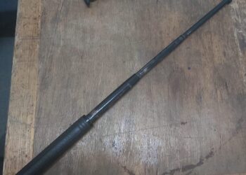 Minor de 14 ani depistat de un jandarm având asupra sa un cuțit și un baston telescopic