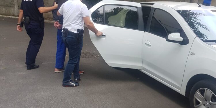 Încălcarea ordinului de protecție i-a adus 30 de zile de arest preventiv