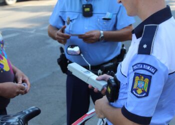 POLIȚIȘTII BRĂILENI ACȚIONEAZĂ PENTRU COMBATEREA ABATERILOR COMISE DE BICICLIȘTI ȘI PIETONI