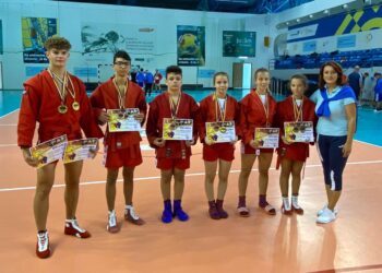 11 medalii pentru sportivii de la CSM Brăila la Campionatul Național pentru juniori și tineret de Sambo