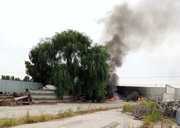 Amenda de 15.000 de lei pentru degajarea de emisii de fum in atmosfera in urma incendierii deseurilor