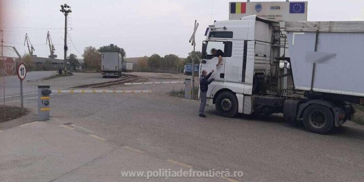 Depistat la volanul unui TIR cu o alcoolemie de 1,49 ml/l alcool pur în aerul expirat