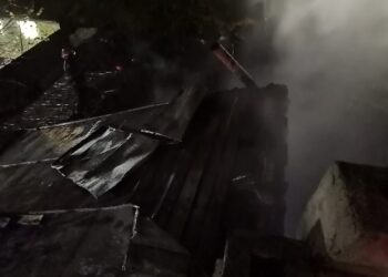 Pompierii brăileni au intervenit pentru stingerea a trei incendii