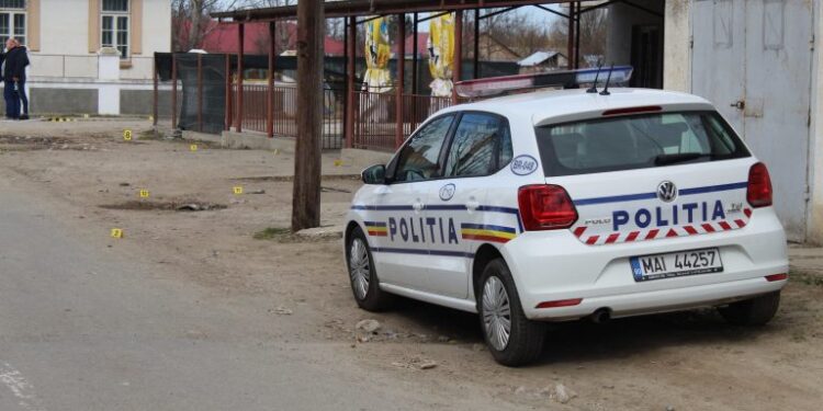 Focuri de armă și mașini distruse în comuna Viziru