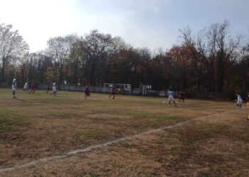 Victorii ale oaspeților în ambele meciuri ale etapei a 11-a din Liga a 4-a