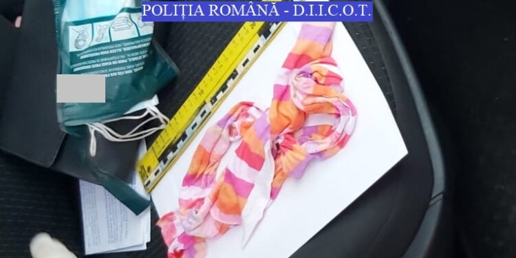 Patru brăileni arestați pentru că ar fi introdus în țară peste 250 de grame de cocaină