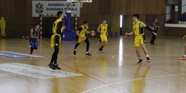 Meciuri spectaculoase la turneul de baschet U18 desfășurat la Brăila