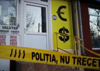 Angajata unei case de schimb valutar bătută și jefuită