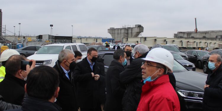 Constructorul spune că în decembrie 2022 se va putea circula pe Podul suspendat peste Dunăre