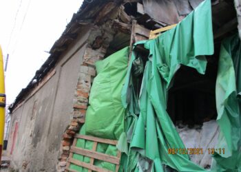Amenzi de câte 5000 de lei aplicate de Poliția Locală Brăila pentru două firme care nu au întreținut curățenia locațiilor pe care le dețin și nu au reparat fațada imobilelor