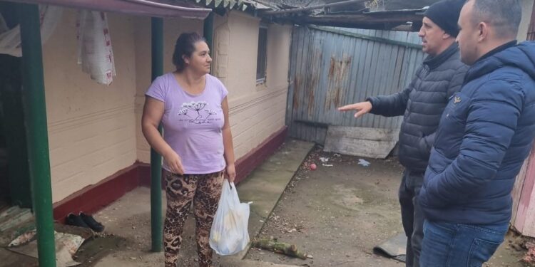 Daruri de Moș Nicolae oferite de deputatul Alexandru Popa pentru copii din comunele Ulmu, Viziru și Mircea Vodă