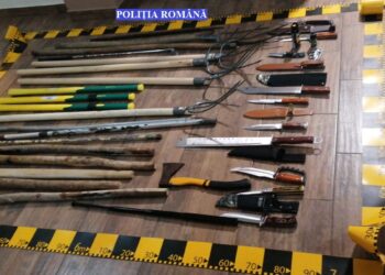 Percheziții la imobilele unor bărbați bănuiți de distrugerea unui vehicul pe Calea Galați