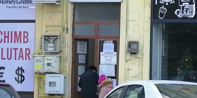 Tot mai mulți brăileni plătesc taxele online. S-au înființat două centre unde pot plăti taxele și persoanele care nu au certificat verde