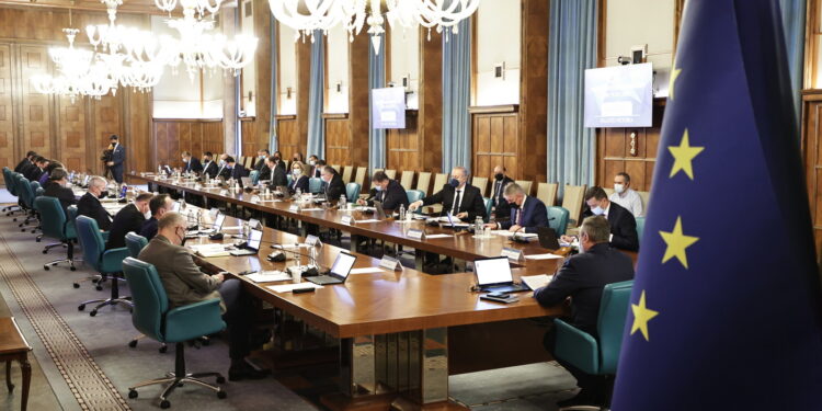 Guvernul reintroduce acordarea șomajului tehnic și reglementează noi măsuri de protecție socială, în contextul interzicerii, suspendării ori limitării activităților economice din cauza epidemiei de SARS-CoV-2
