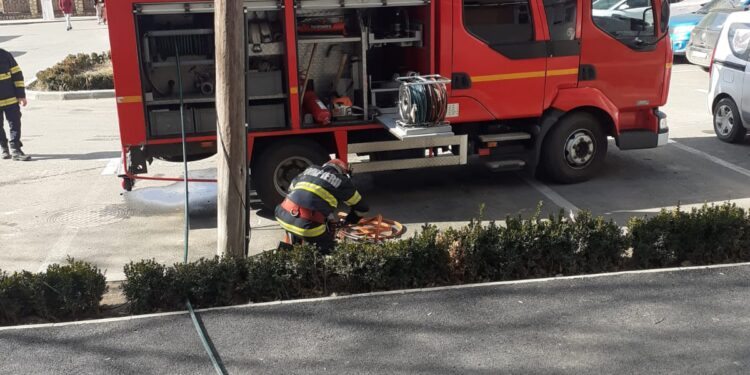 Femeie de 89 de ani decedată în urma unui incendiu în apartamentul unde locuia
