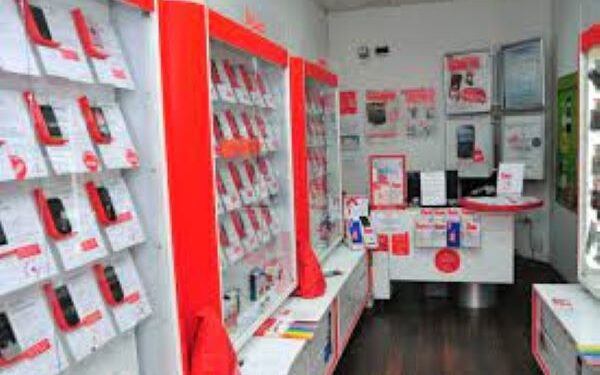 Un tânăr din Ianca a furat un telefon mobil dintr-un centru comercial de pe raza municipiului Brăila