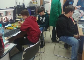 Echipa Helix Robotics Team merge mai departe la Campionatul Național de Robotică FIRST Tech Challenge