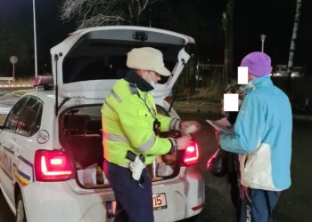 Polițiștii brăileni au oferit azi-noapte, conducătorilor auto care se deplasau pe DE584, câte o cafea