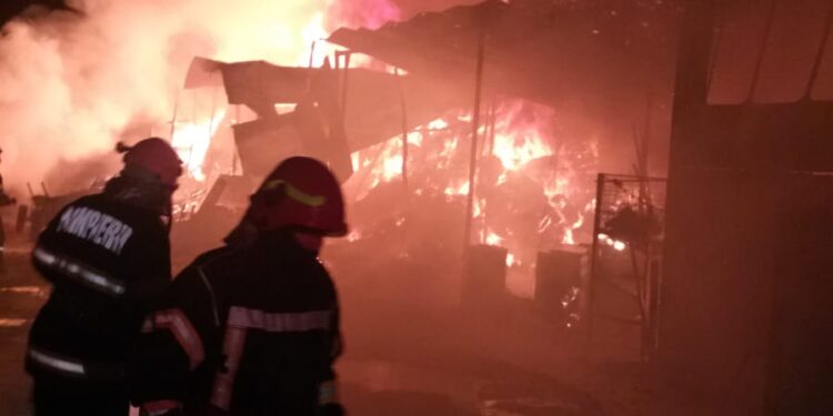 Incendiu la o locuință din localitatea Tudor Vladimirescu