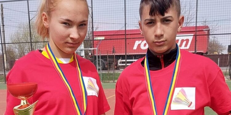 Doi elevi de la Școala gimnazială Berteștii de Jos vor reprezenta Brăila la faza națională a ONSS la badminton