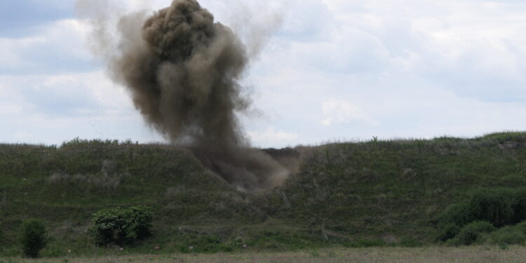 Video: Patru kilograme de exploziv folosit pentru distrugerea a 17 elemente de muniţie rămase din timpul celui de-al Doilea Război Mondial