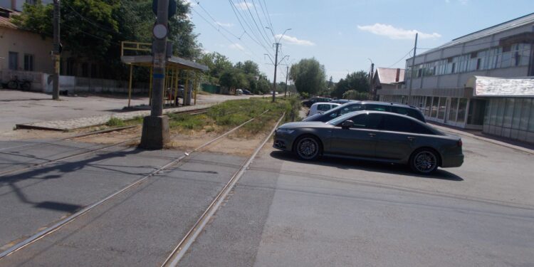 Amendat doar cu 580 de lei după ce a blocat circulația tramvaielor aproape o oră