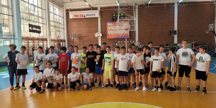 Turneu de baschet pentru copii în Sala Polivalentă Danubius din Brăila