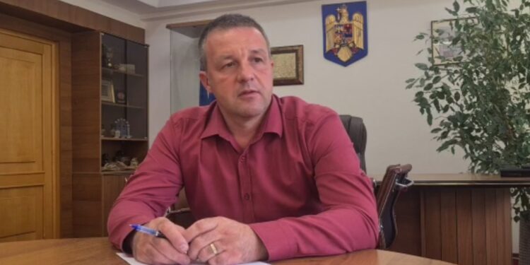 Marian Dragomir: ”Singura variantă este schimbarea conductelor cu unele cu un diametru atât de mare, încât să poată circula un autoturism prin rețeaua de canalizare”