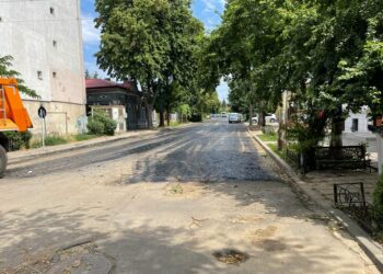 Cătălin Canciu: Primarul Dragomir transformă Brăila într-un oraş fără identitate, îngropând sub strat de bitum granitul vechi de peste 100 de ani