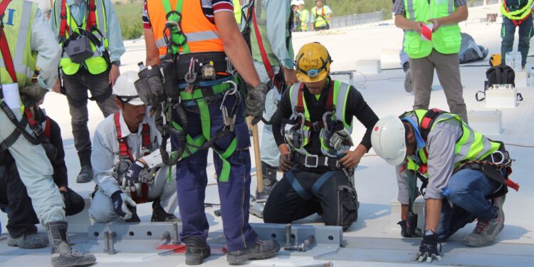 VIDEO: A fost montat ultimul tablier la Podul suspendat peste Dunăre de la Brăila