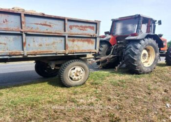 Deși nu avea permis corespunzător conducea pe DJ212 un tractor și o remorcă neînmatriculate