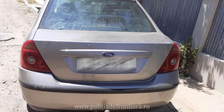 Autoturism neînmatriculat descoperit în trafic
