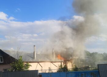 Incendiu la o locuință din Scorțaru Vechi. Un bărbat a suferit arsuri de gradul 2 și 3 pe 80% din corp