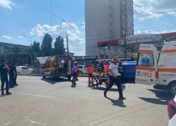 Un brăilean de 71 de ani s-a răsturnat cu mașina pe Bulevardul Dorobanților
