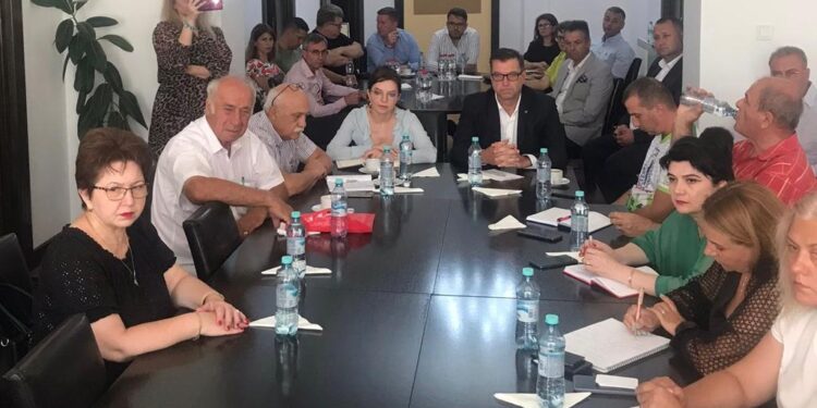 Florin Dobrescu: Printr-un dialog constant între Ministerul Antreprenoriatului şi Turismului şi mediul de afaceri se pot găsi soluţii pentru revigorarea mediului economic din România