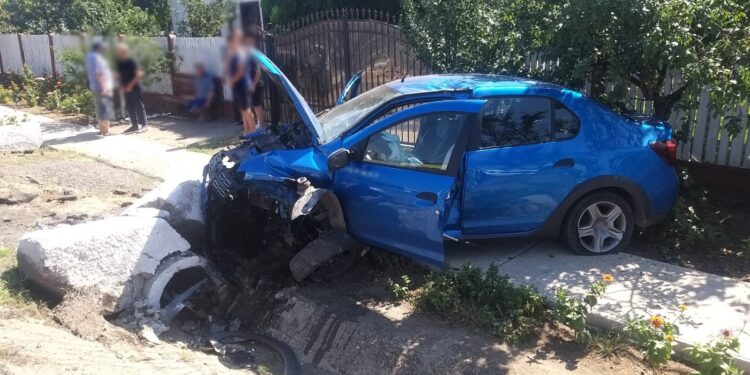Un brăilean a intrat cu autoturismul într-un podeț pe raza localității buzoiene Poșta Câlnău
