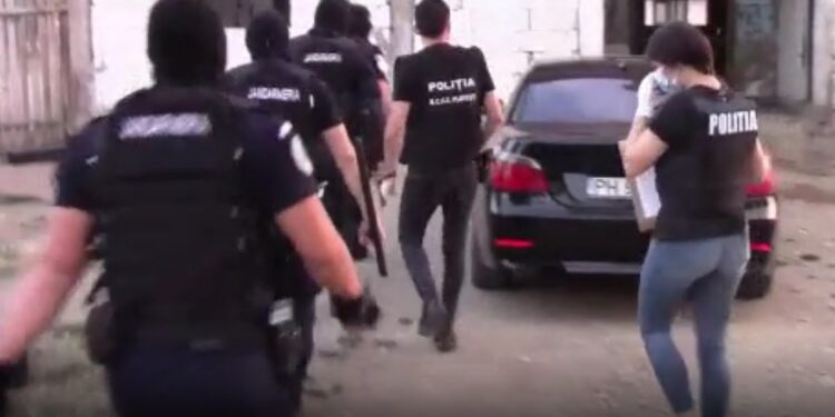 Percheziții în Brăila la o persoană bănuită de comiterea infracțiunilor de efectuare fără drept de operațiuni cu produse susceptibile de a avea efecte psihoactive