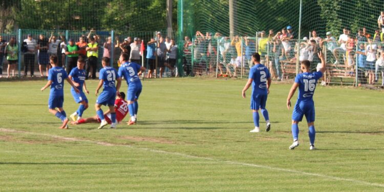 Înfrângere la scor pentru Victoria Traian în primul meci din faza regională a Cupei României la fotbal