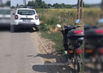 Cetățean fără permis de conducere, depistat conducând un moped neînmatriculat