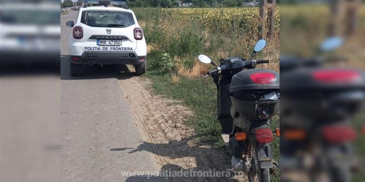 Cetățean fără permis de conducere, depistat conducând un moped neînmatriculat