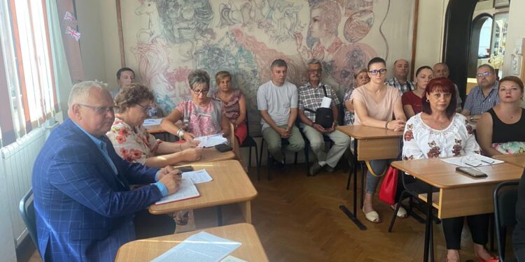 Profesorii de la Palatul Copiilor Brăila au discutat cu prefectul Iulian Timofei pe tema noii Legi a educației aflată în dezbatere publică